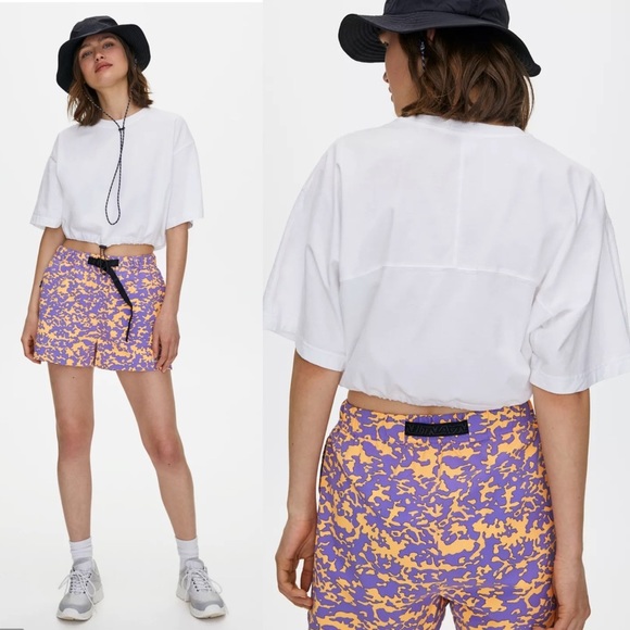 Aritzia Tops - Aritzia TNA Baxter Cropped T-Shirt size small